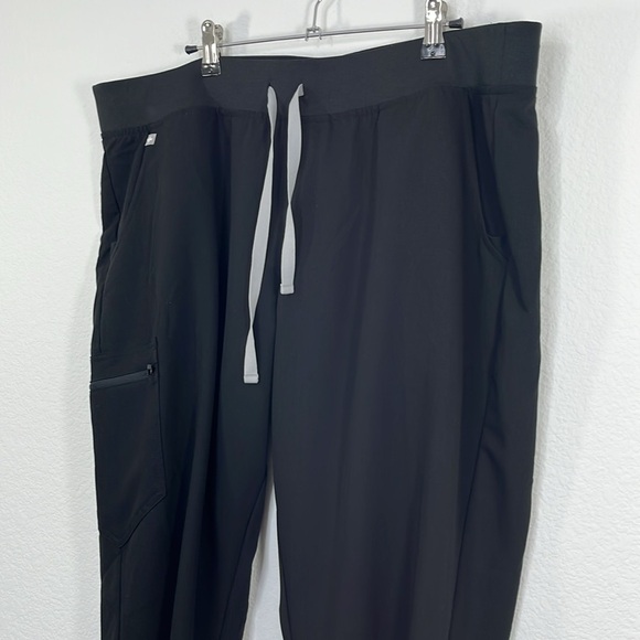 FIGS NWT Zamora Jogger Scrub Pants Black size XXLP Medical scrubs - Picture 3 of 10